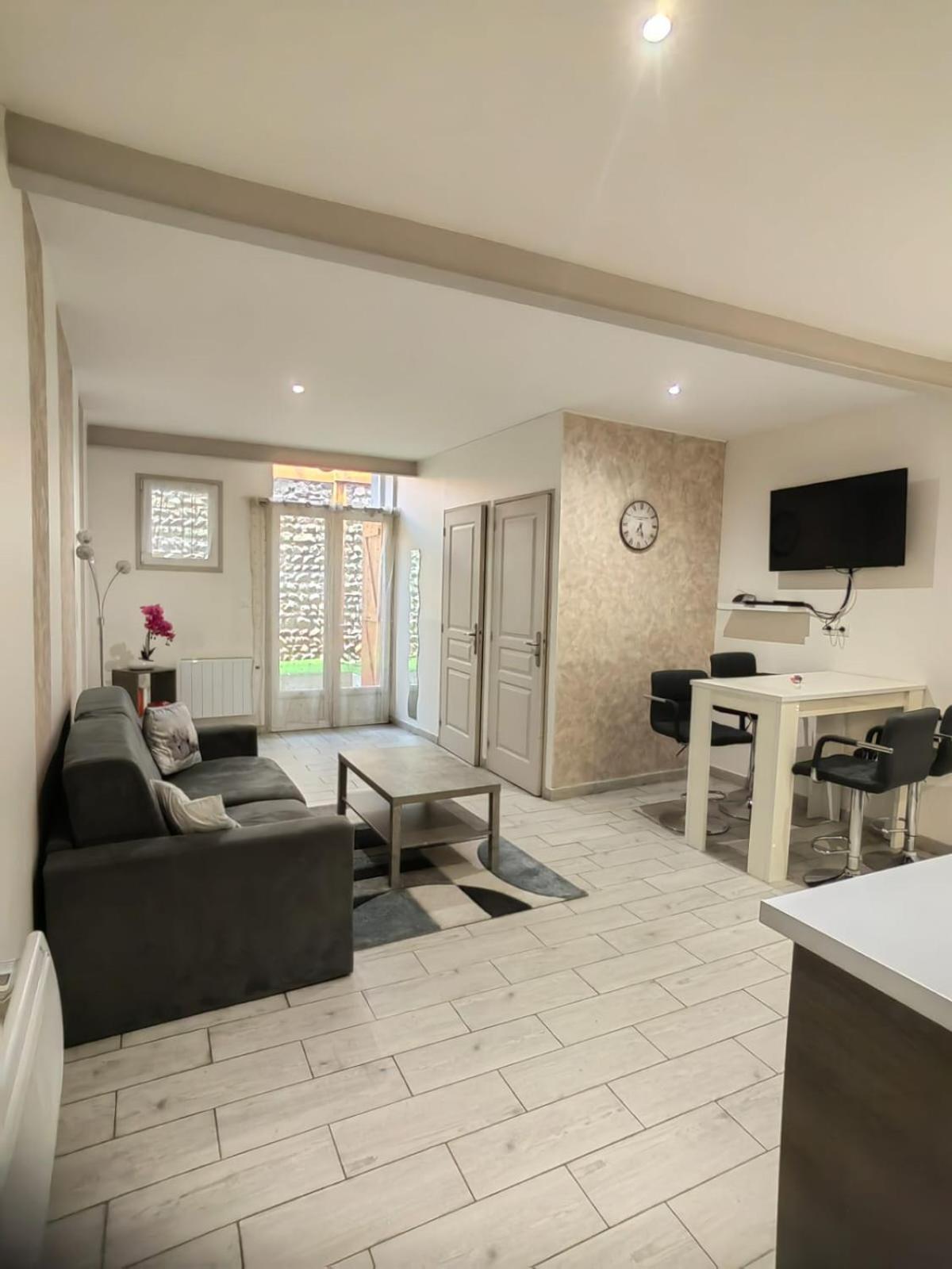 Appartement A Valence 瓦朗斯 外观 照片