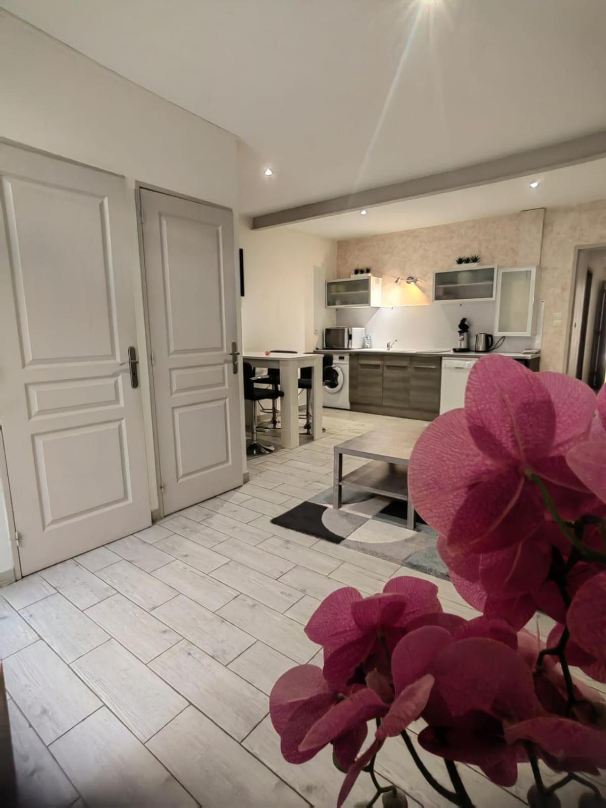 Appartement A Valence 瓦朗斯 外观 照片